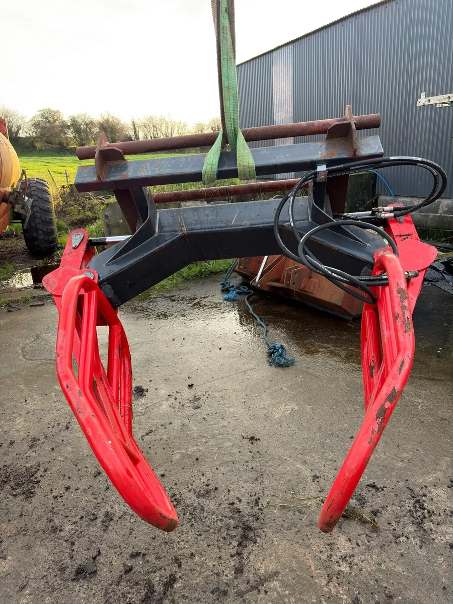 Soft Hand’s - MX loader brackets - Image 2