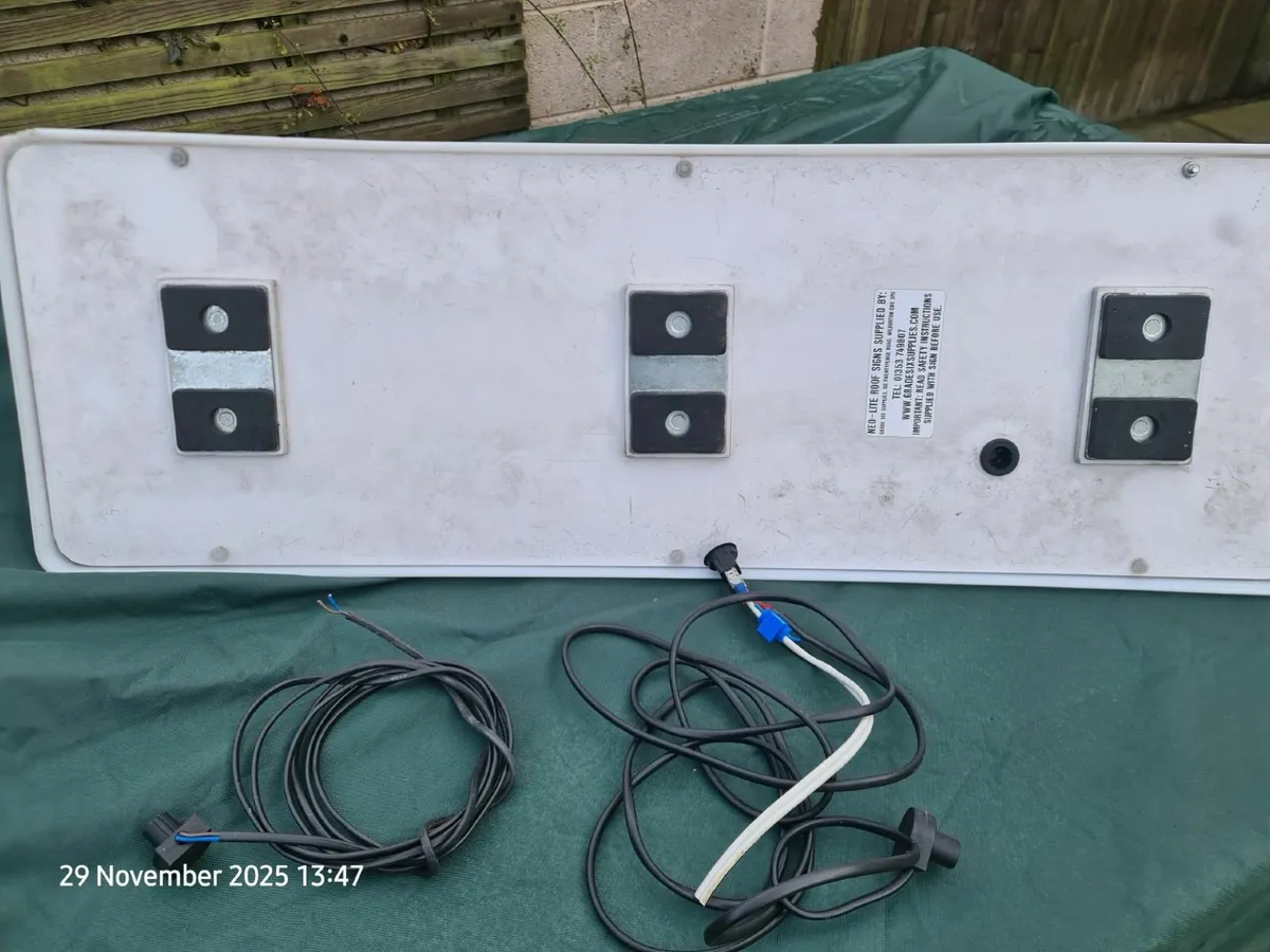 Car Roof Sign with NEO lights - Image 2