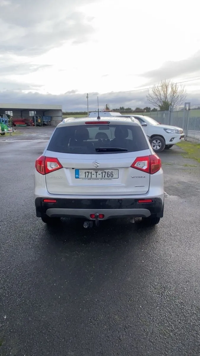 Suzuki Vitara GLX 2017 - Image 3