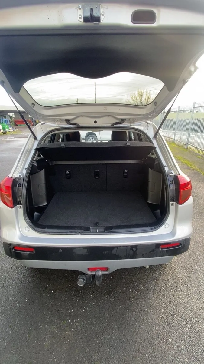 Suzuki Vitara GLX 2017 - Image 4