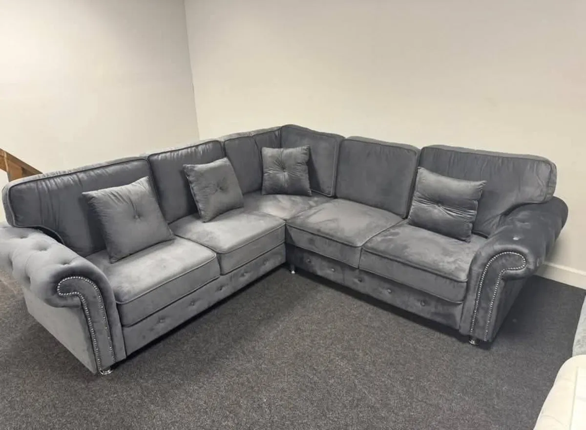 "Stunning Olympia velvet Chesterfield Corner-Full" - Image 2