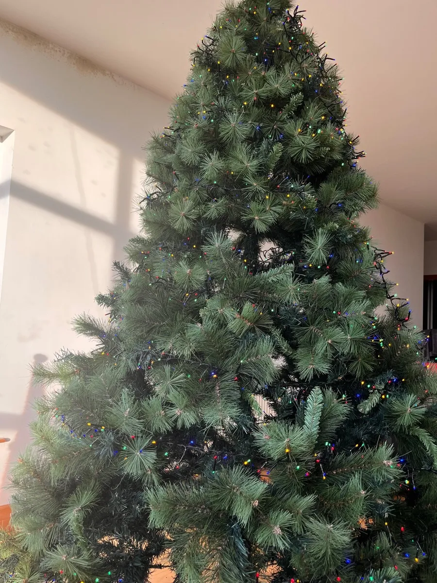 Easy assemble Christmas tree - Image 1