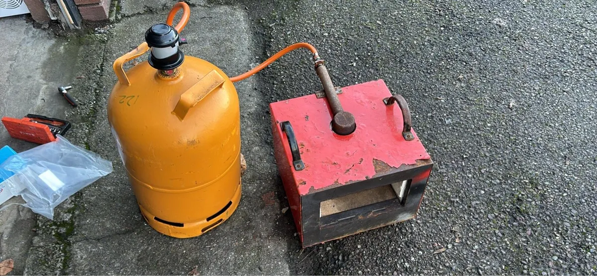 Farriers forge - Image 1