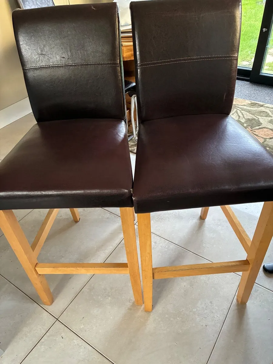 Chairs 2High stools - Image 4