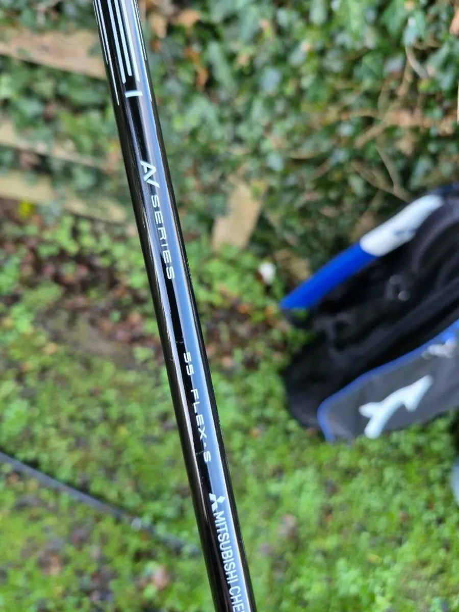 LIKE NEW CLEVELAND LAUNCHER XL2 DRIVER STIFF FLEX - Image 4
