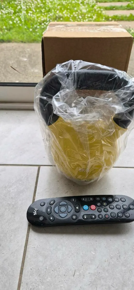 2xbrand new cast iron kettlebells - Image 1