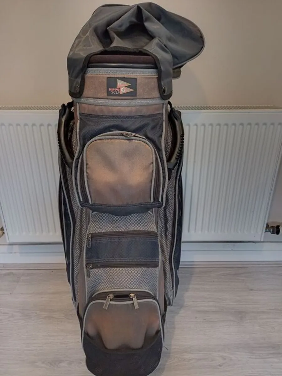 Hippo golf bag . - Image 1
