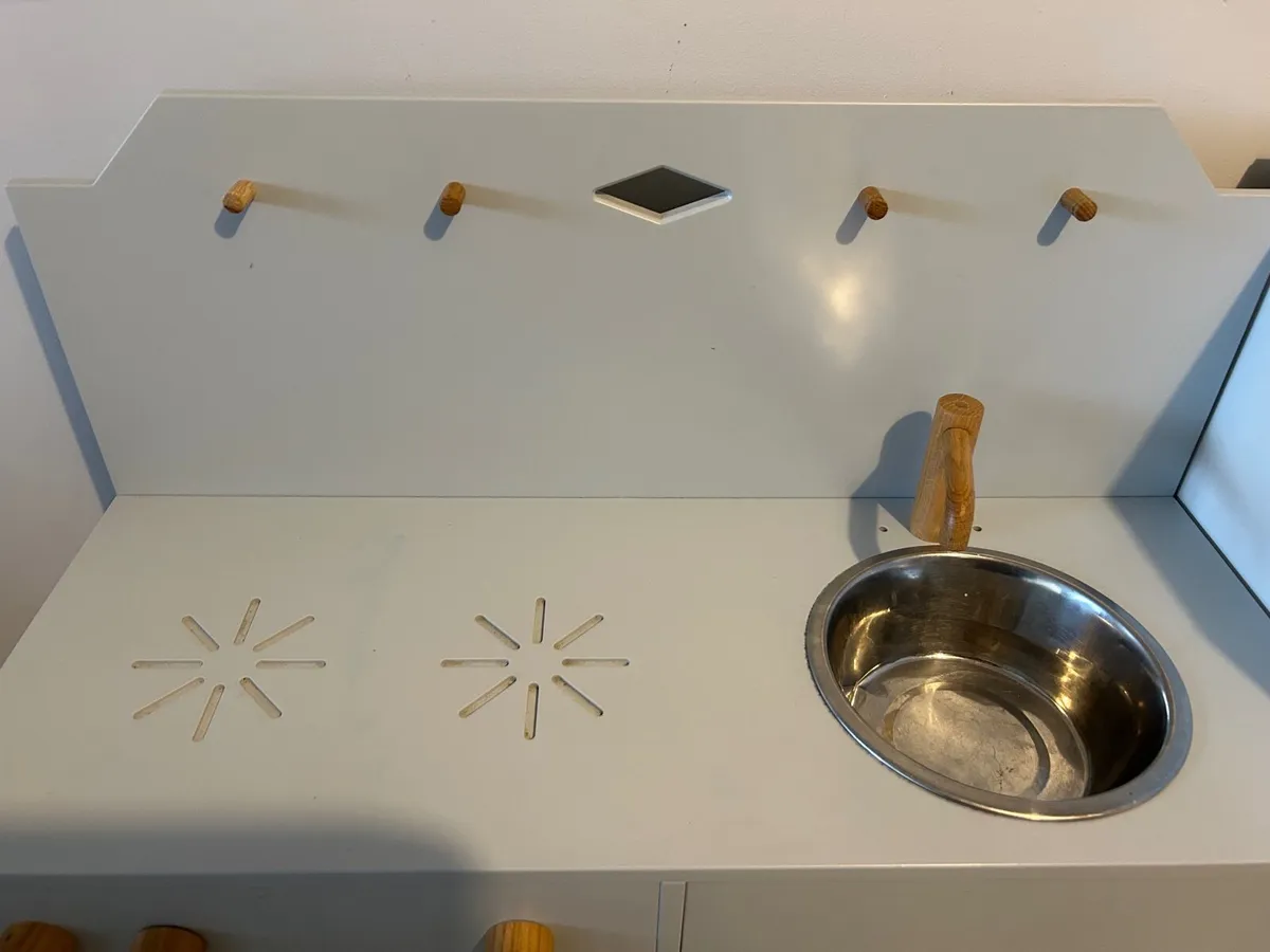 Toy kitchen - Image 4