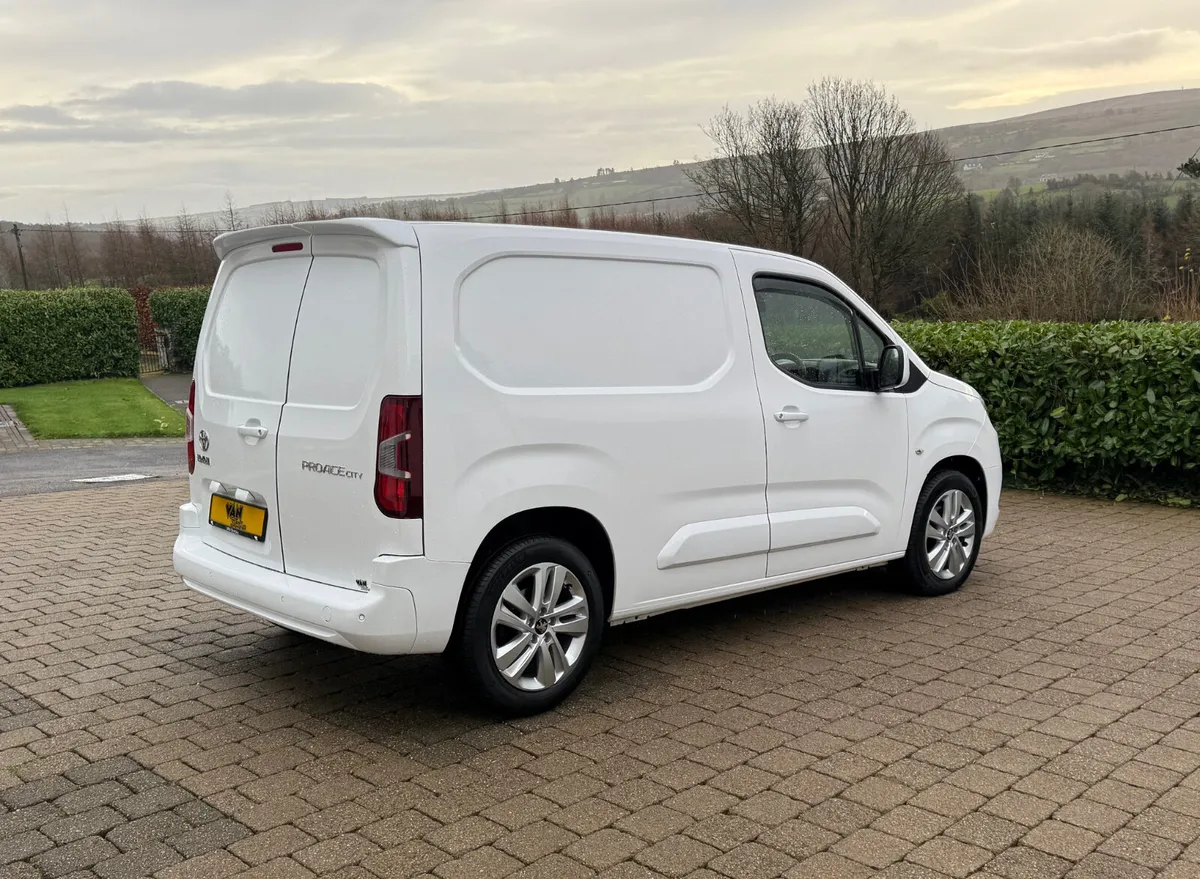 2021 Toyota Proace City NO-VAT!! - Image 4