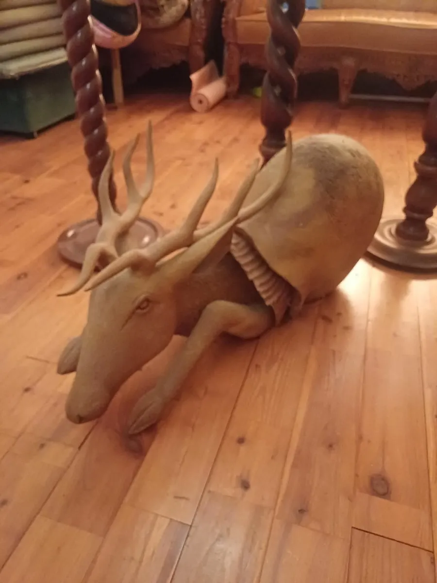 Porcelain vases,and hand carved teak - Image 4