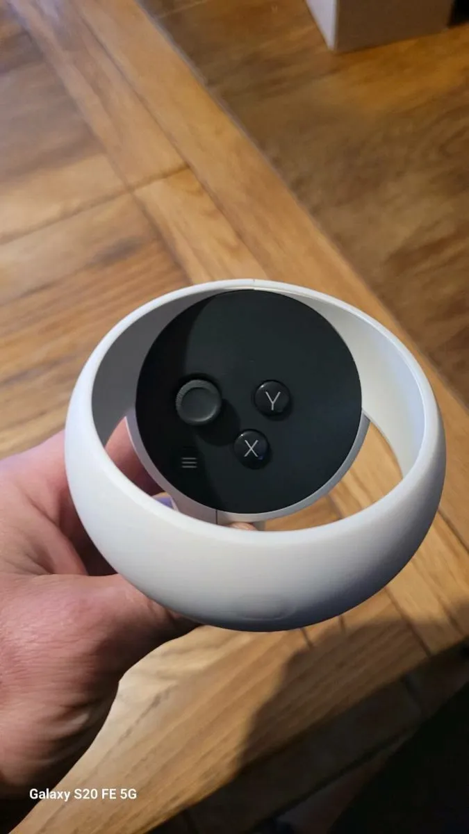 Oculus quest 2 controllers - Image 3