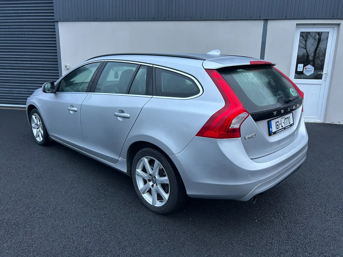 161 Volvo V60 D2 SE GT 2.0D Automatic - Image 3