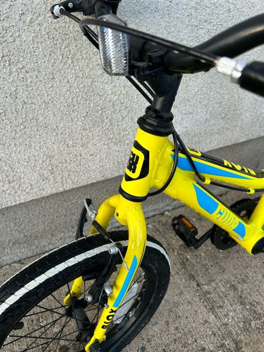 Boys 16 inch bike - Image 4