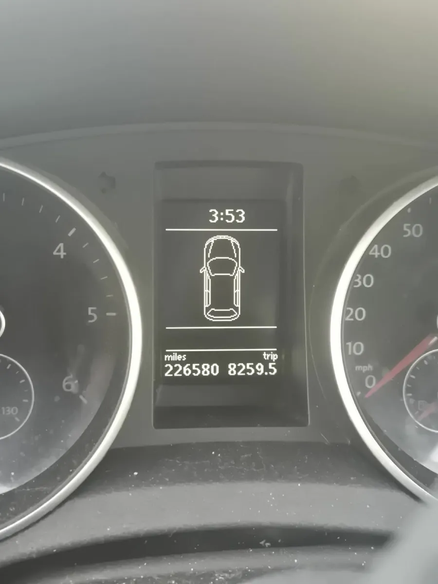 Volkswagen Golf 2011 - Image 4