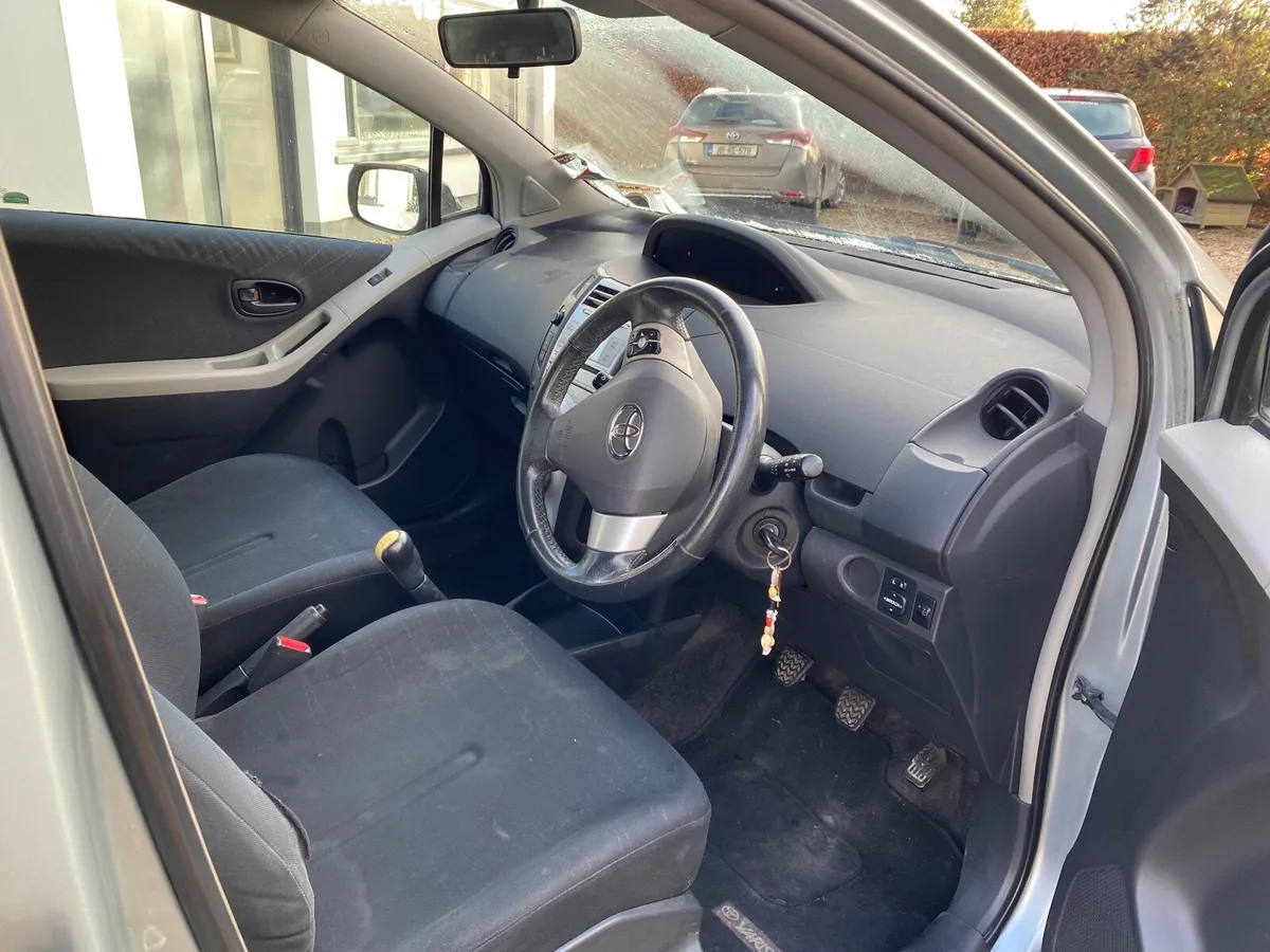 Toyota Yaris 2007 - Image 4