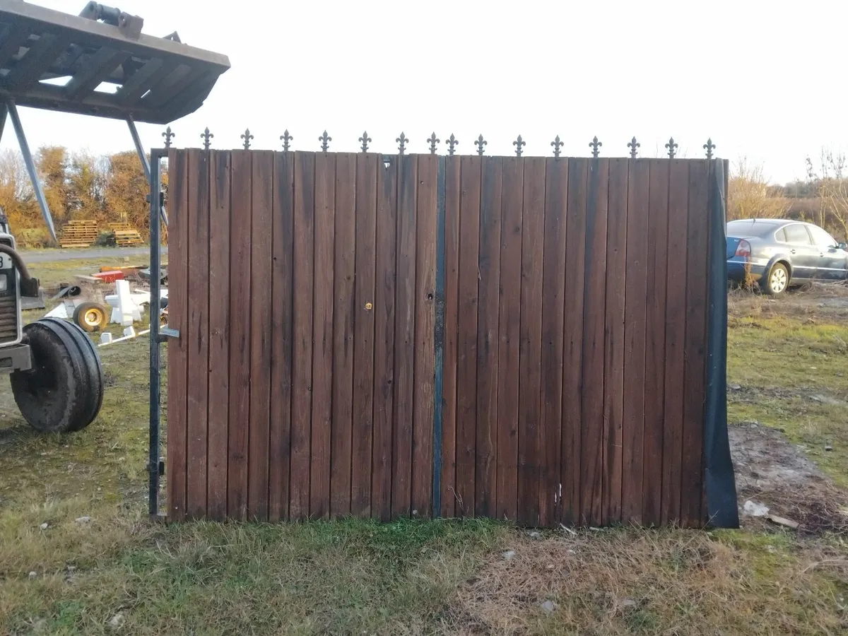 Timber gate - Image 3