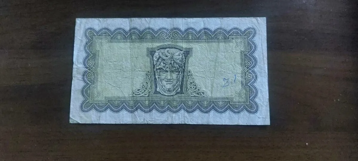 Irish Lady Lavery Banknote Lot 1970s £1 & £5 Not - Image 2