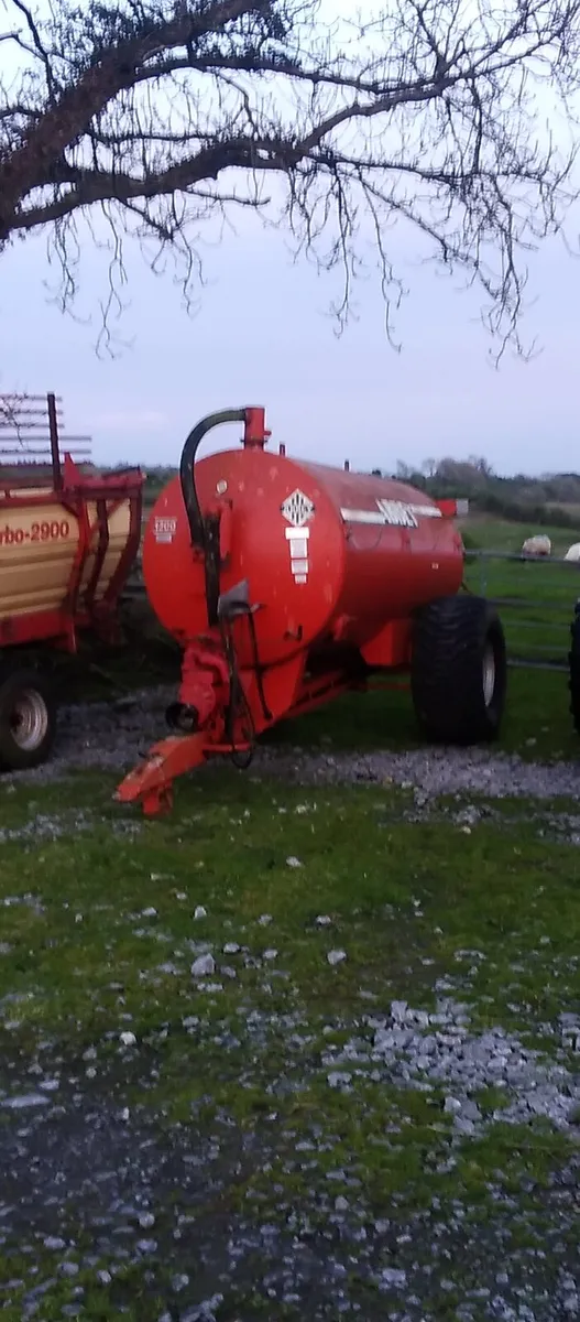 Abbey 1300g tanker - Image 1