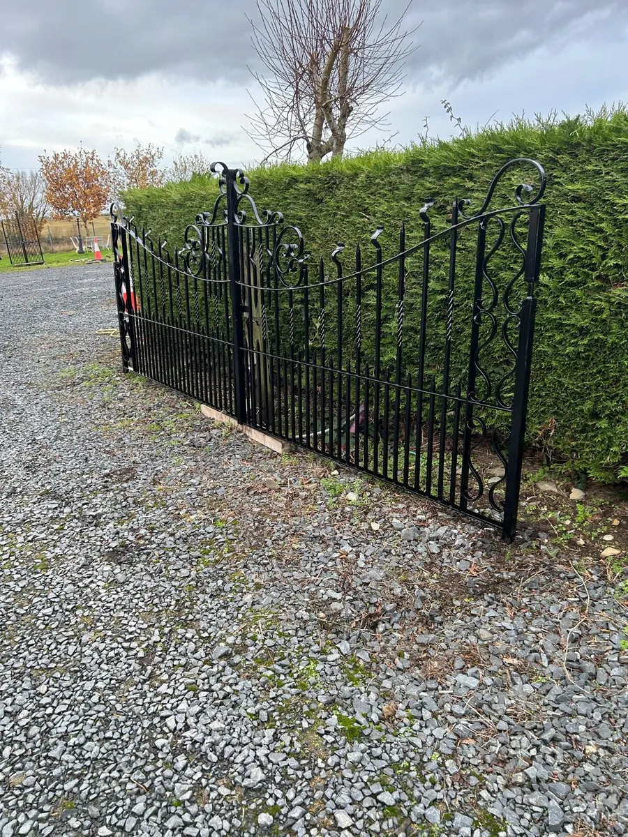 14 set of entrance gates - Image 4