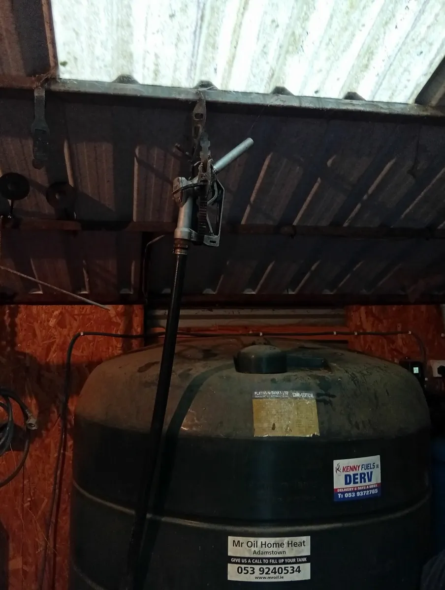 Oil Tank 1360 Litre with Hose and Nozzle - Image 4