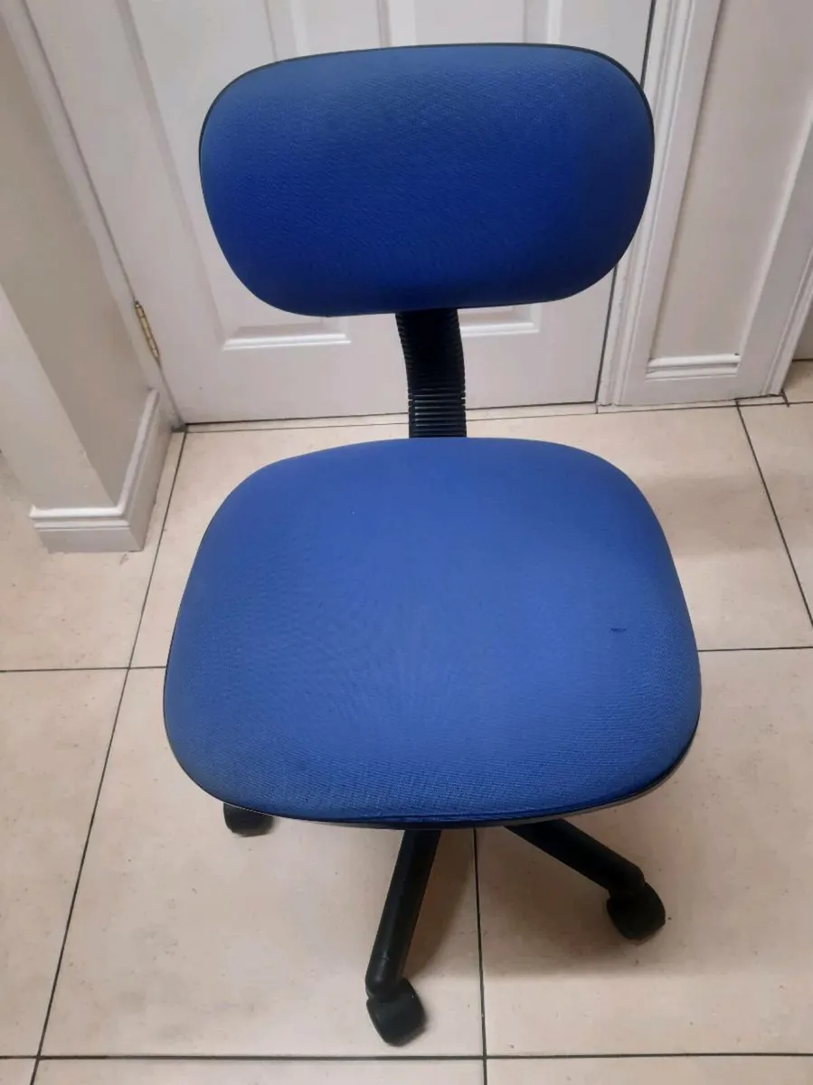 2no Office Seat's, 2no Swivel stools - Image 1