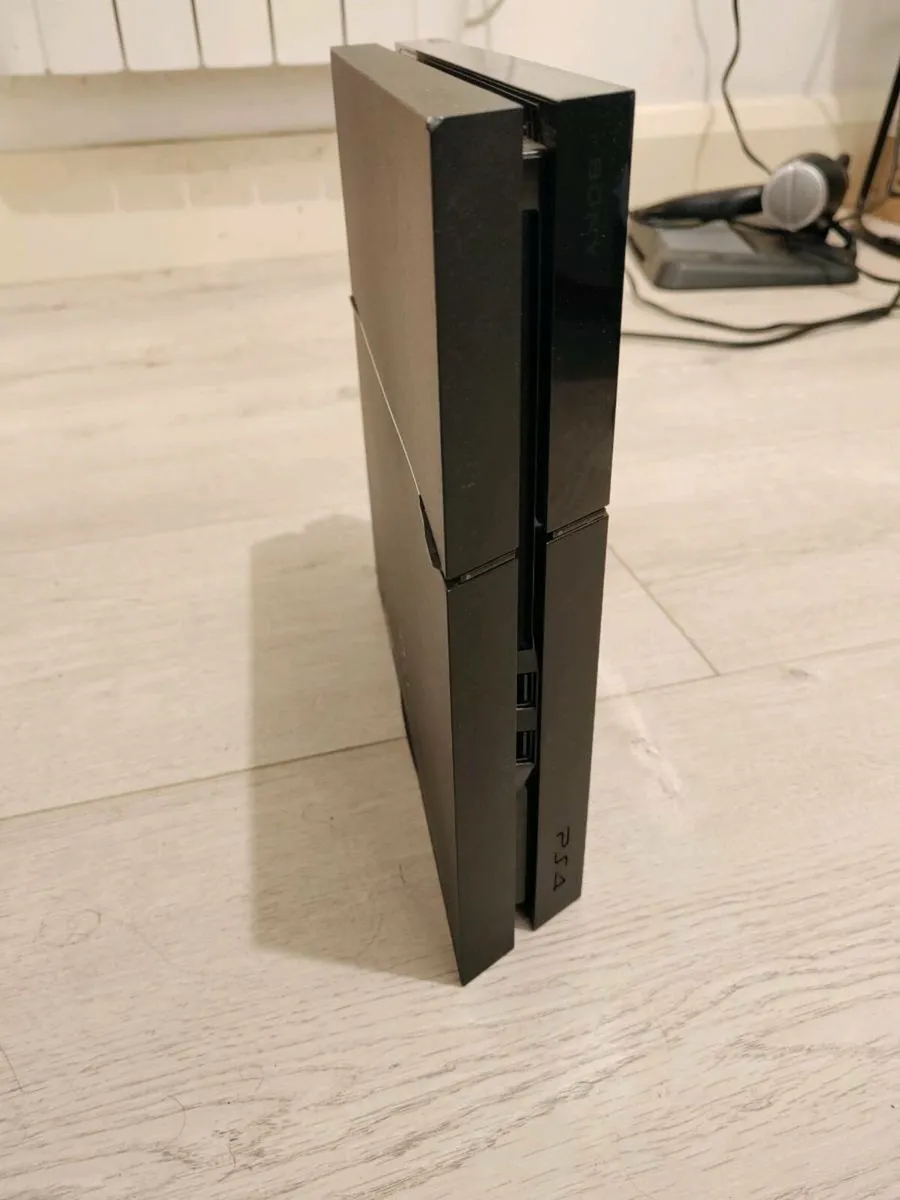 PlayStation 4 - Image 2