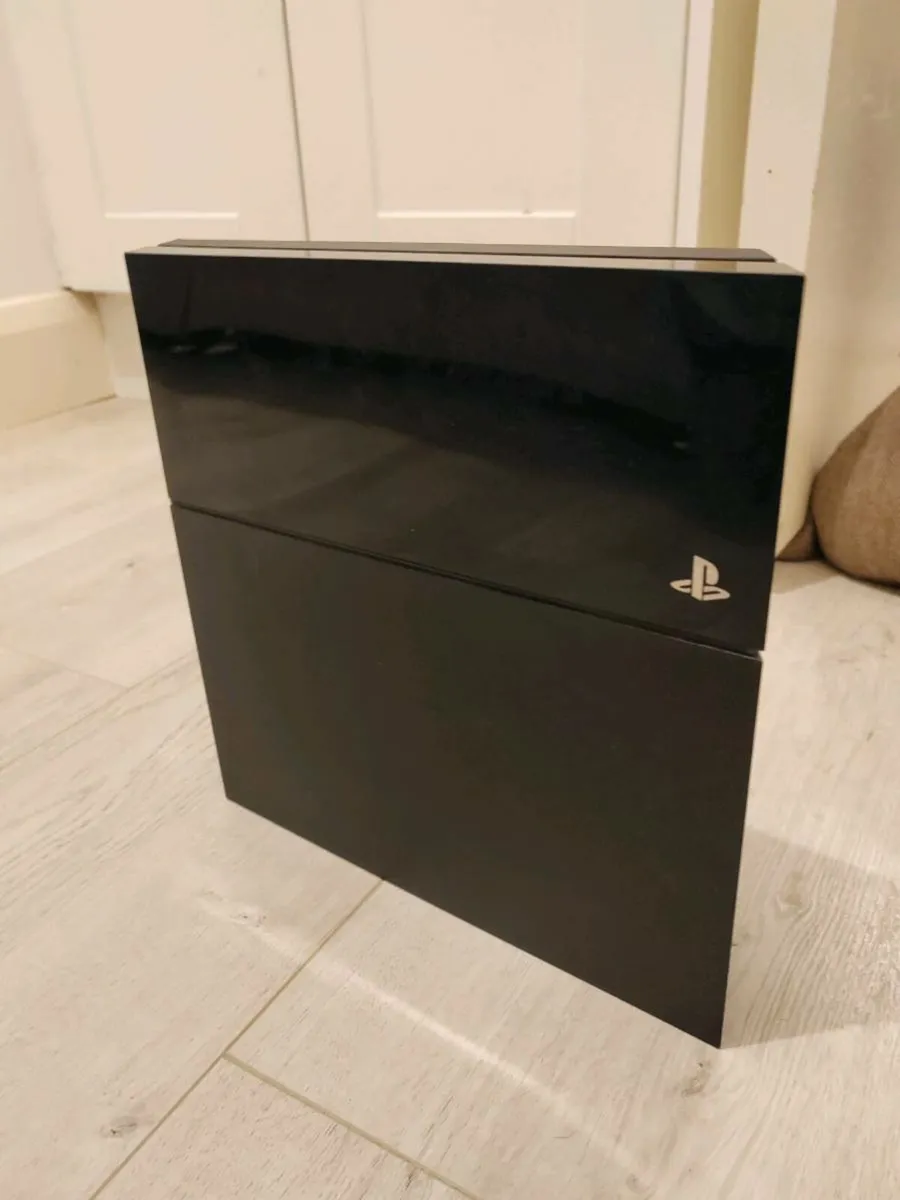 PlayStation 4 - Image 1