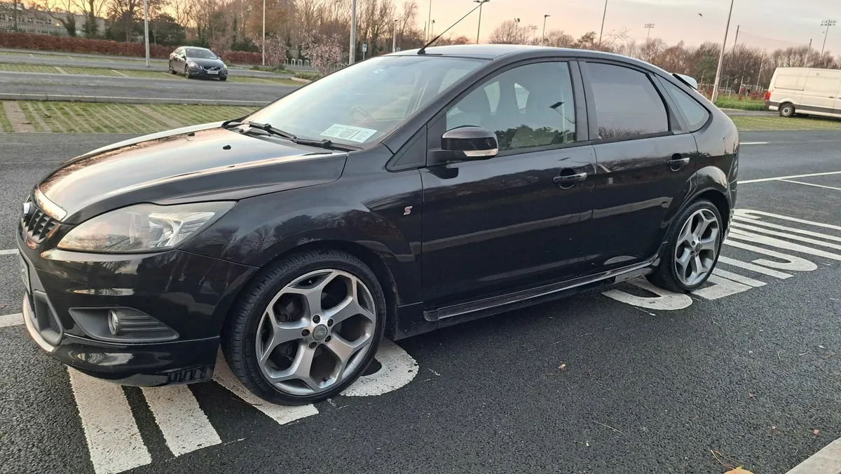 Ford Focus 2011 - Image 1