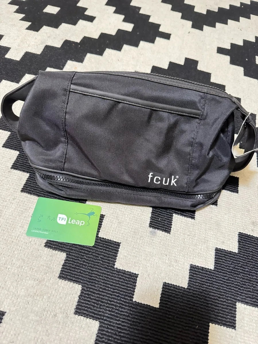 Travel wash bag - Image 4