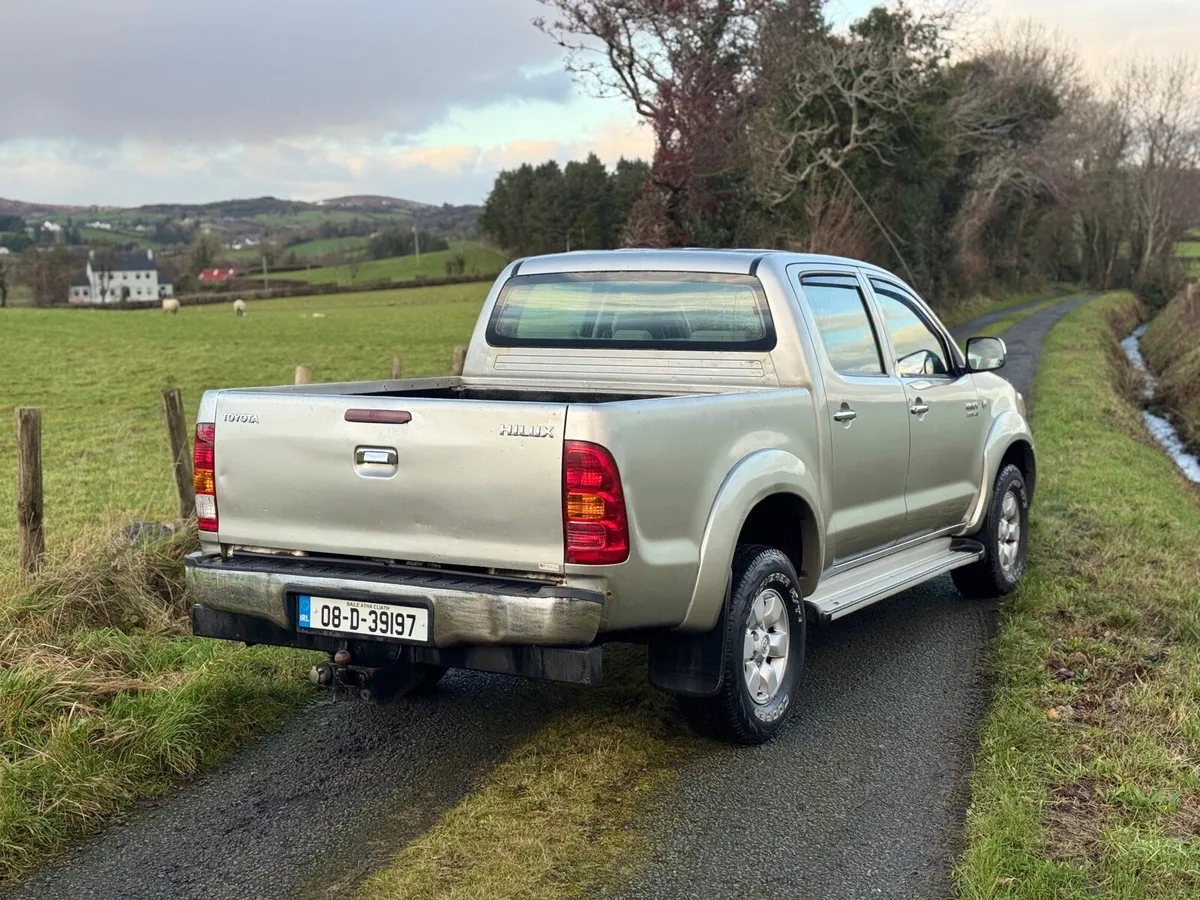 2008 Toyota hilux - Image 4