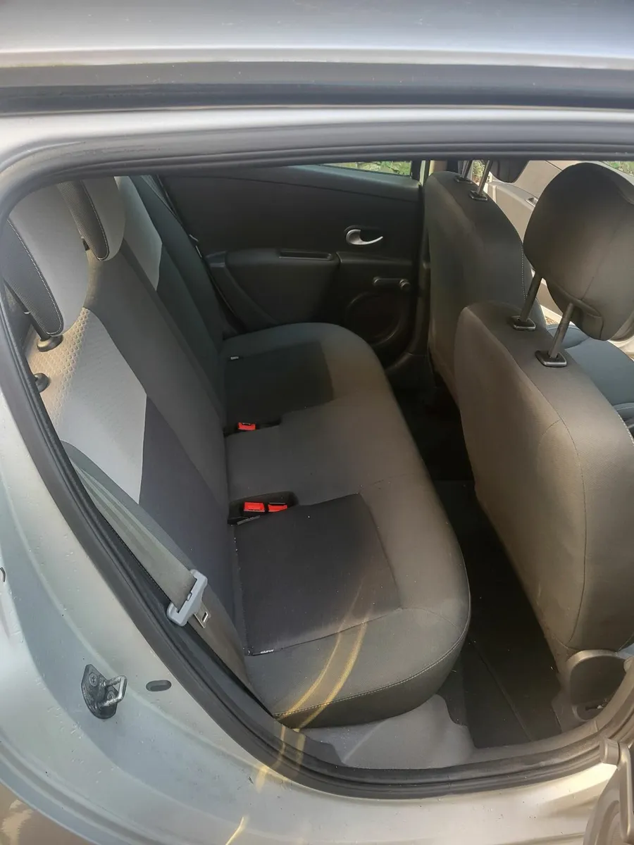 Renault Clio full taxed and tested. - Image 3