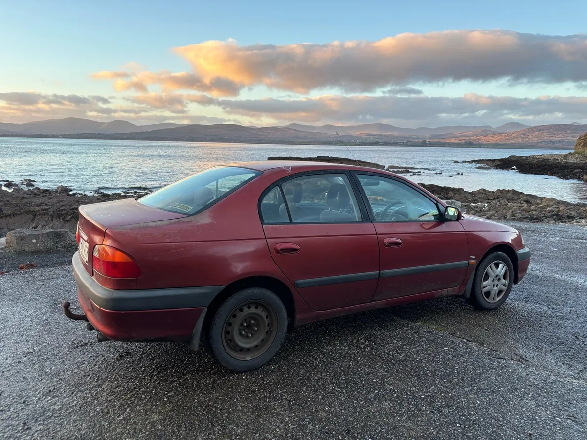 Toyota Avensis - Image 2