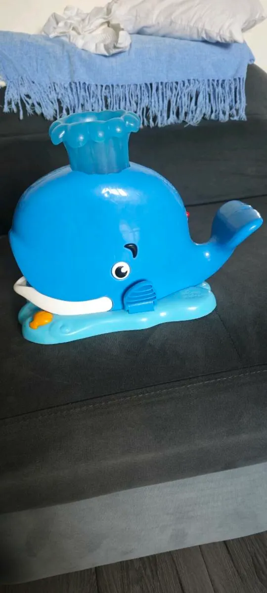 Bright Starts Whale Ball Toy 6 months + - Image 1