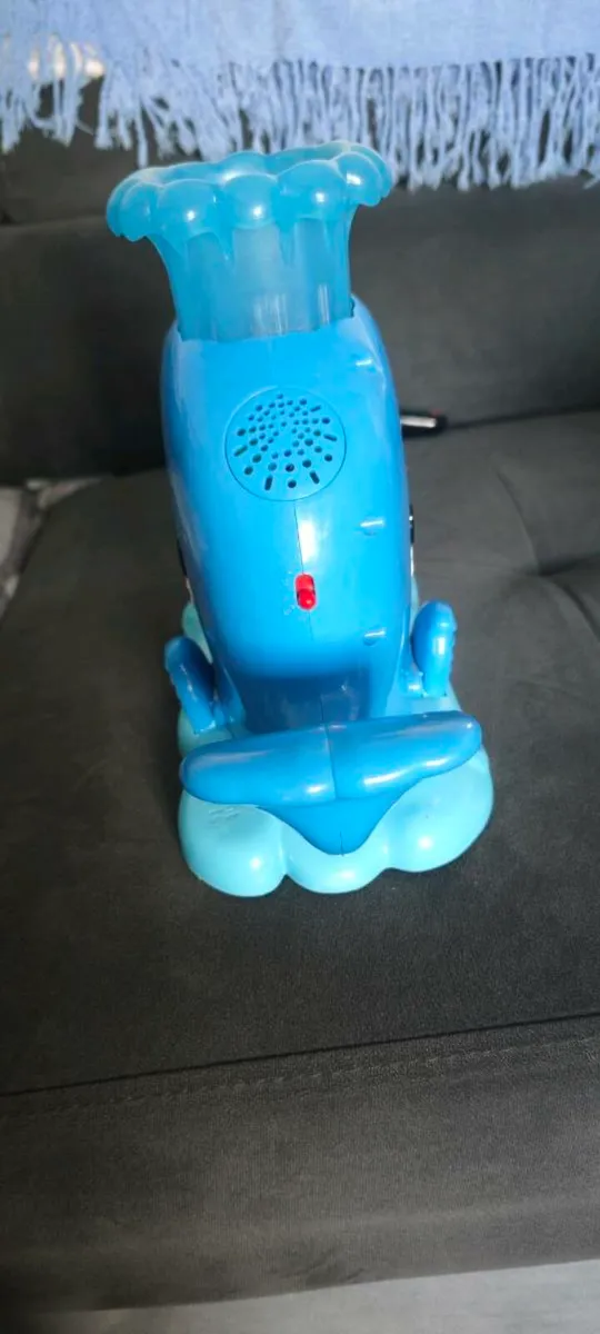 Bright Starts Whale Ball Toy 6 months + - Image 3