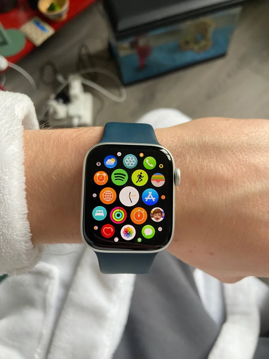 Apple Watch - Image 1