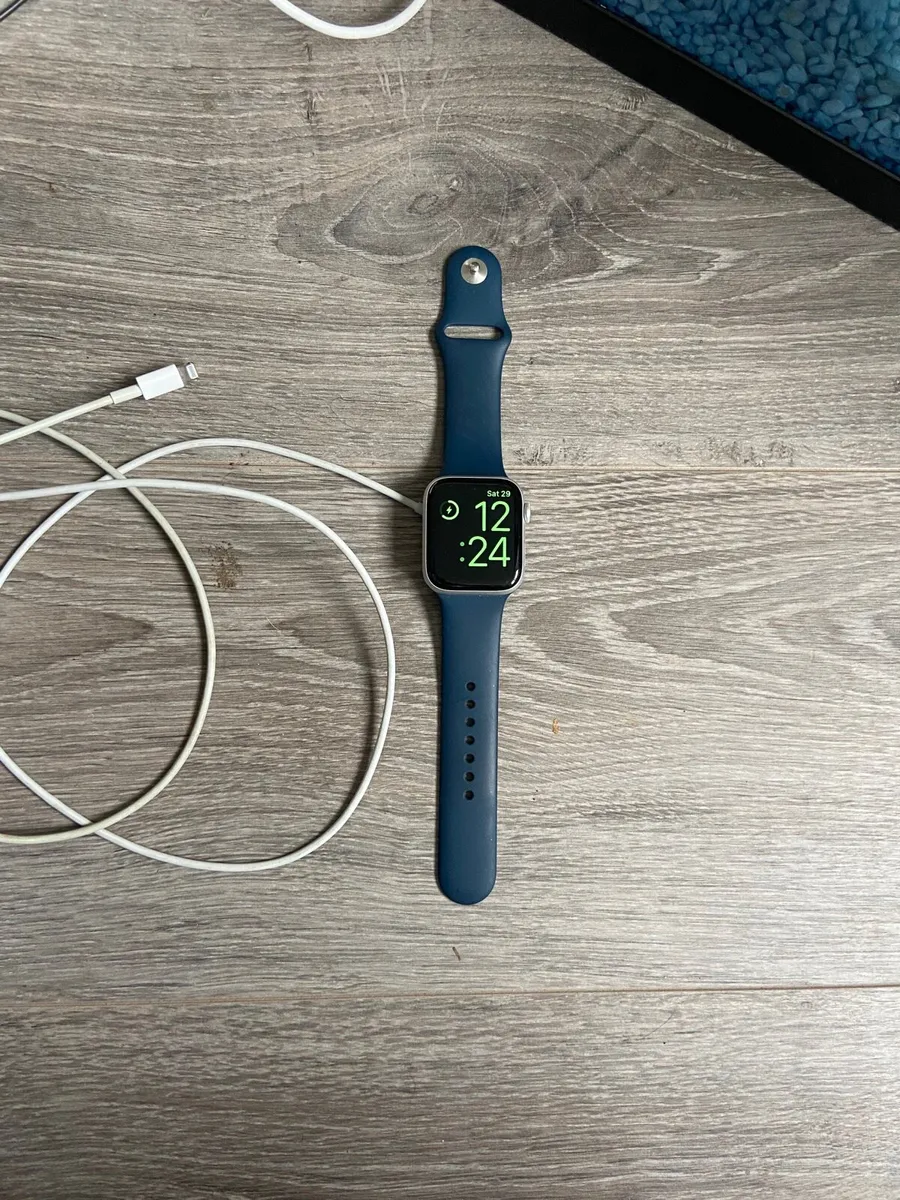 Apple Watch - Image 2