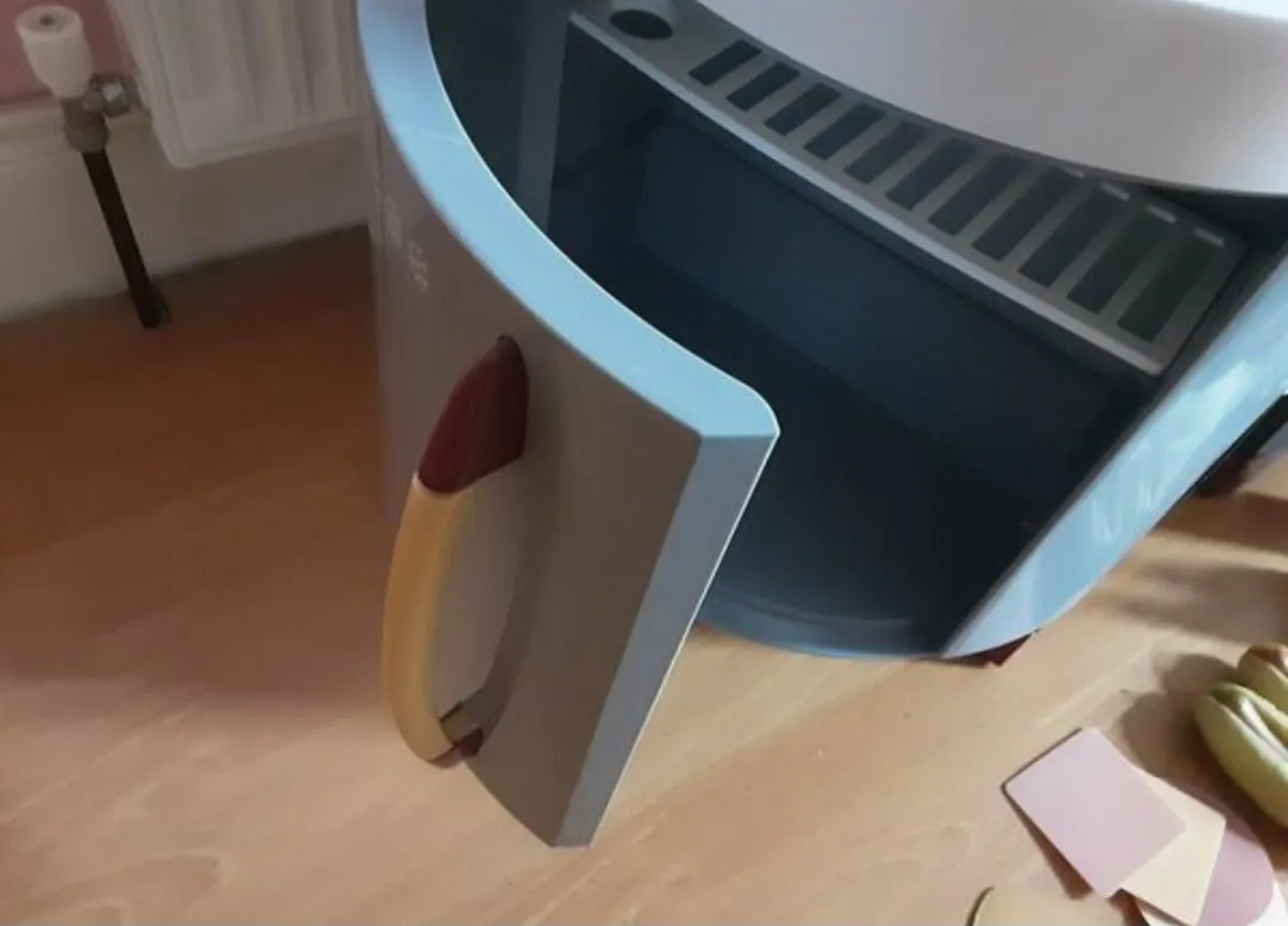 Play Kitchen - Image 2