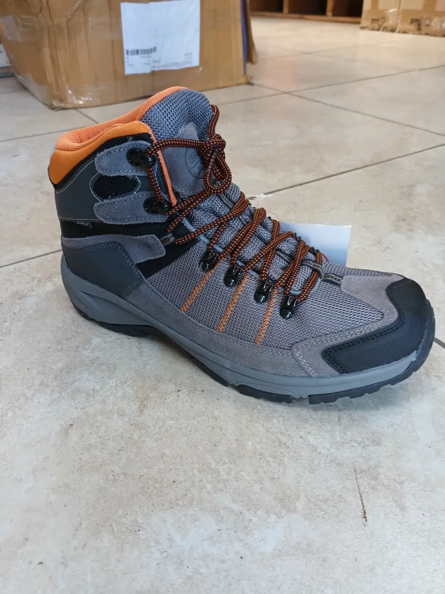 X-Army Store- Walking - Image 1