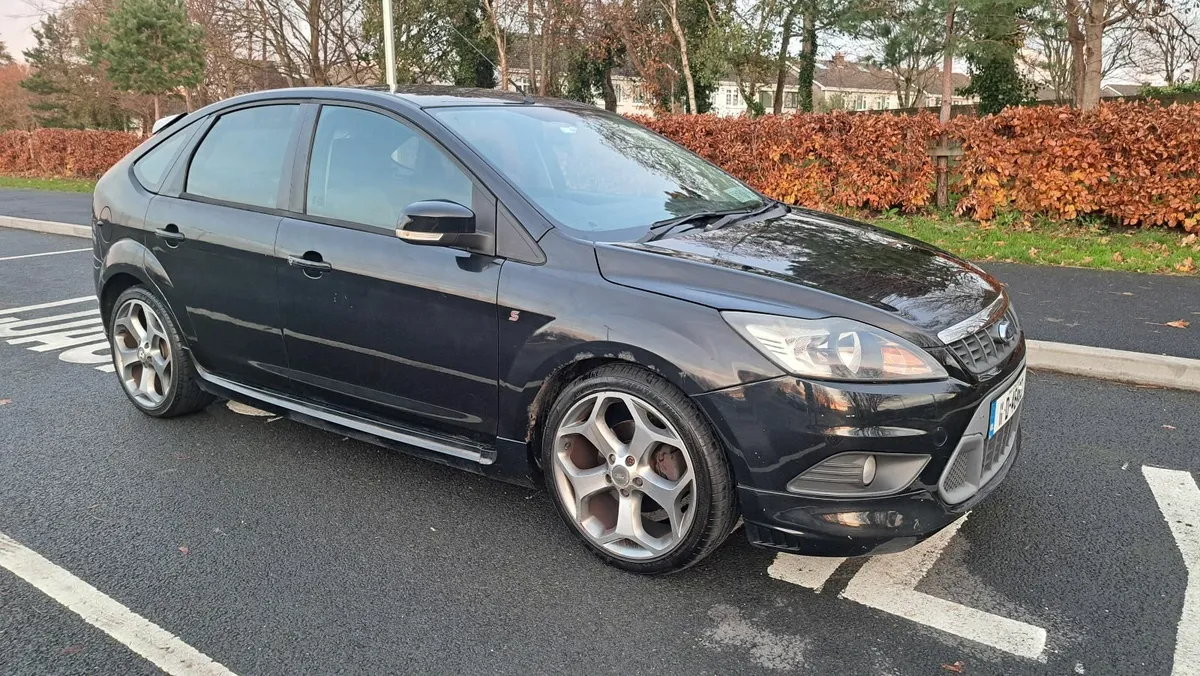 Ford Focus 2011 - Image 2