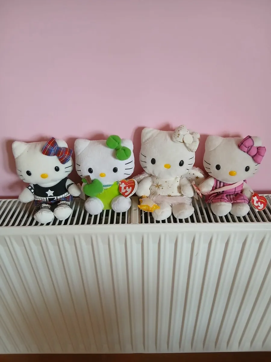Hello Kitty Collectibles - Image 1