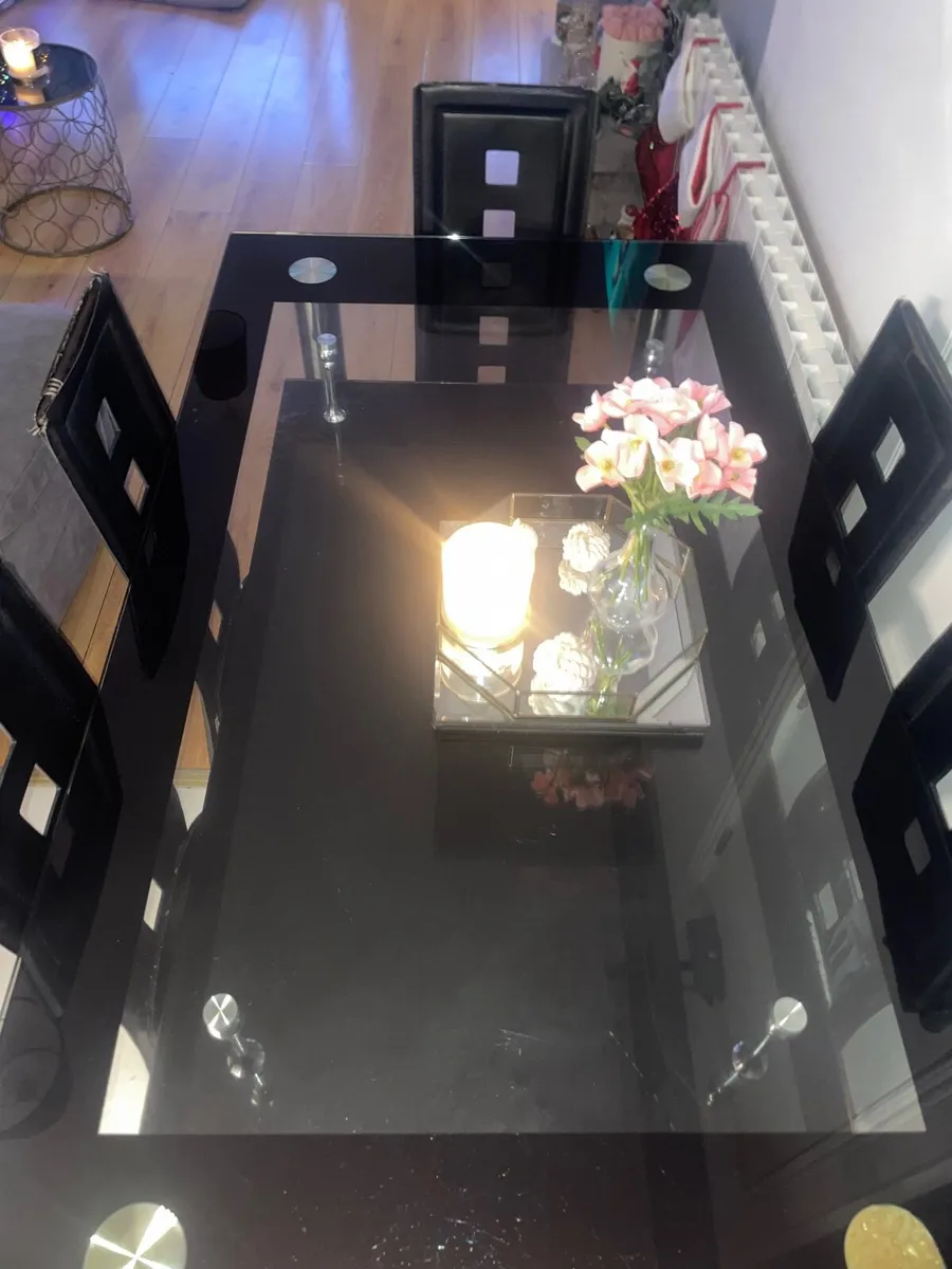 Table and chairs free - Image 2