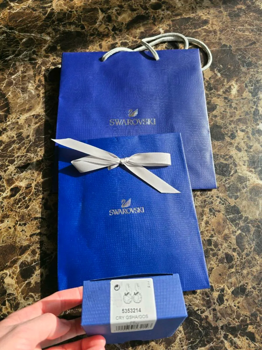 Swarovski earing and bracelet - Image 4