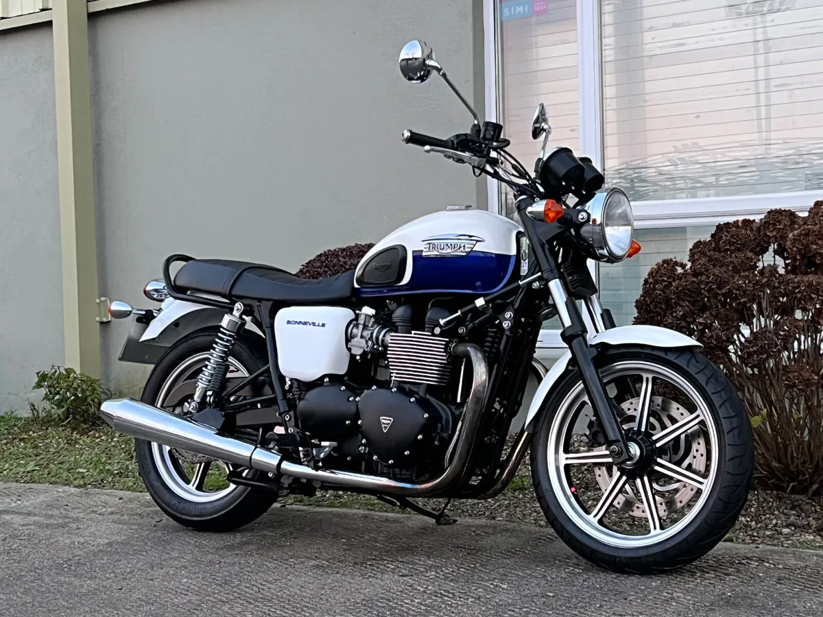 Triumph Bonneville 2014 - Image 2