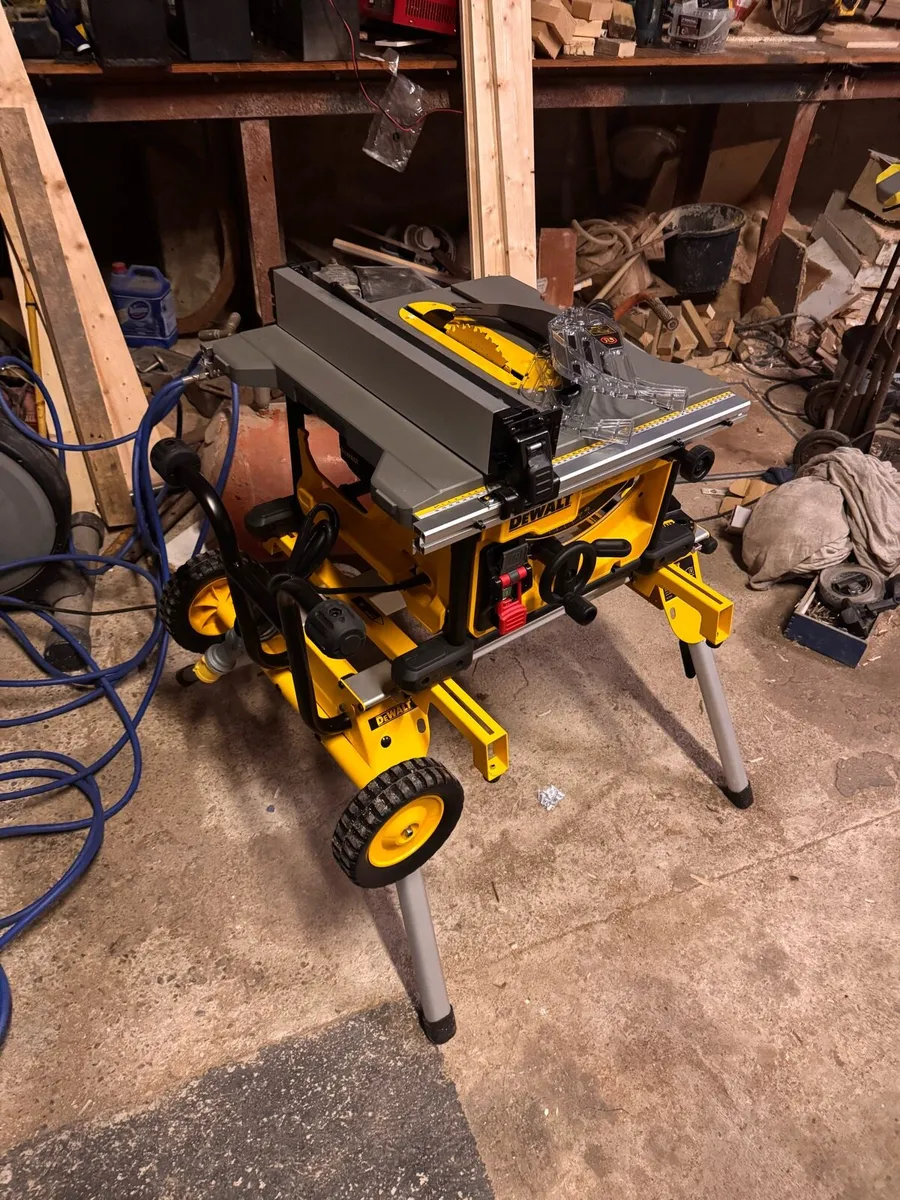 Log splitter and table saw for sale - Image 1