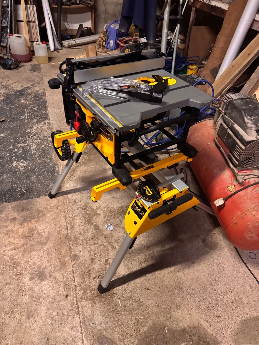 Log splitter and table saw for sale - Image 2