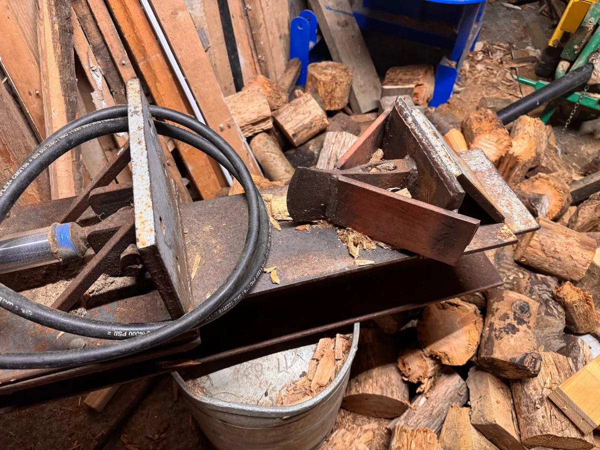 Log splitter for sale - Image 1