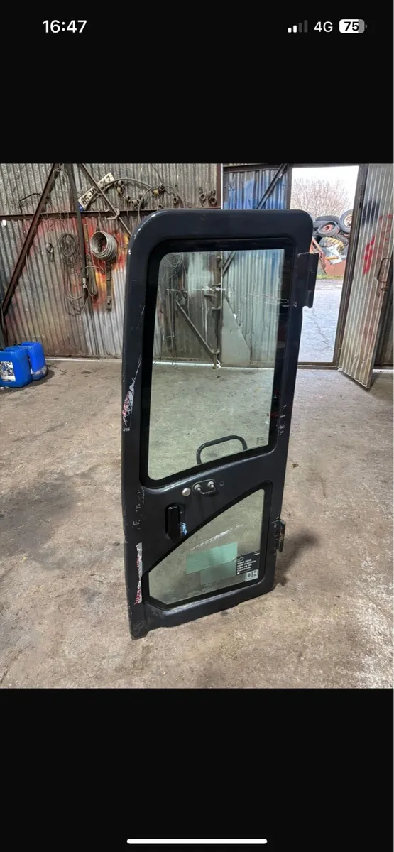 Hitachi Zx33/48-5 door - Image 1