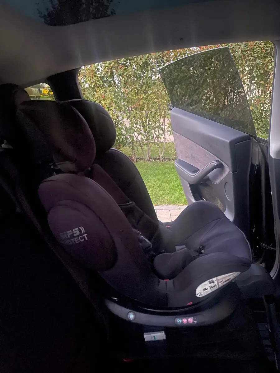 Child Car Seat - Must collect - Image 1