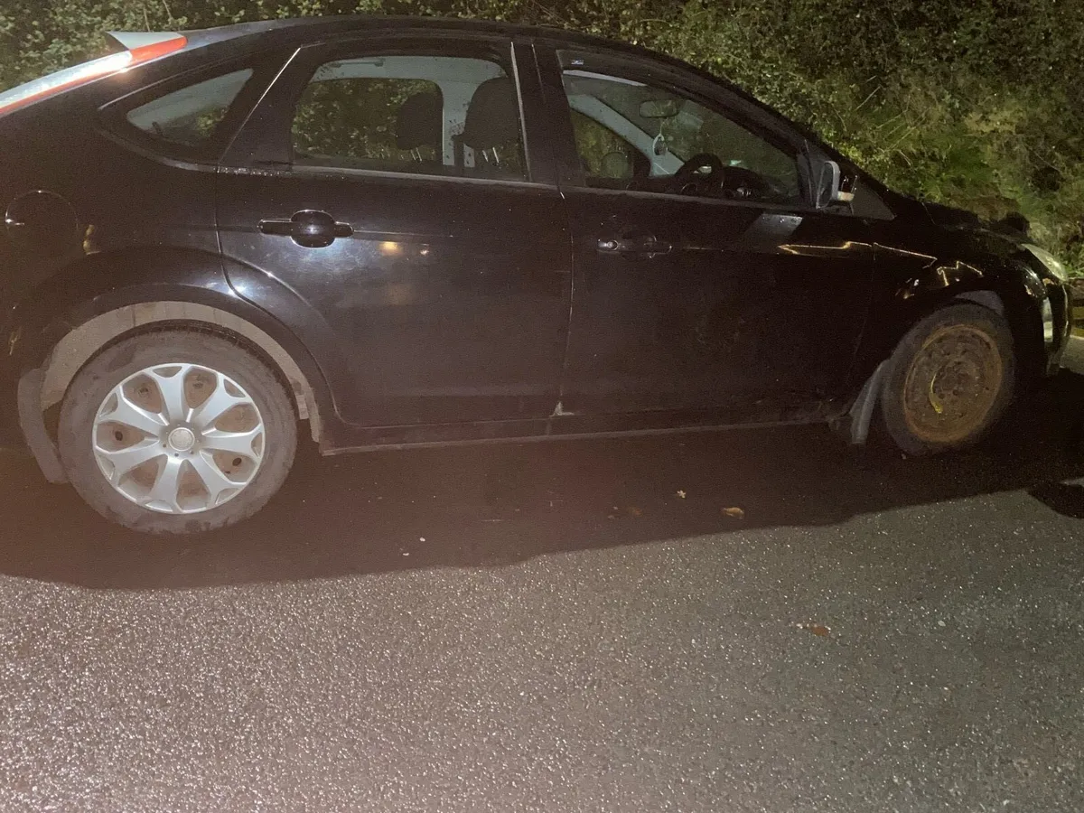 08 ford focus damaged repairable - Image 4