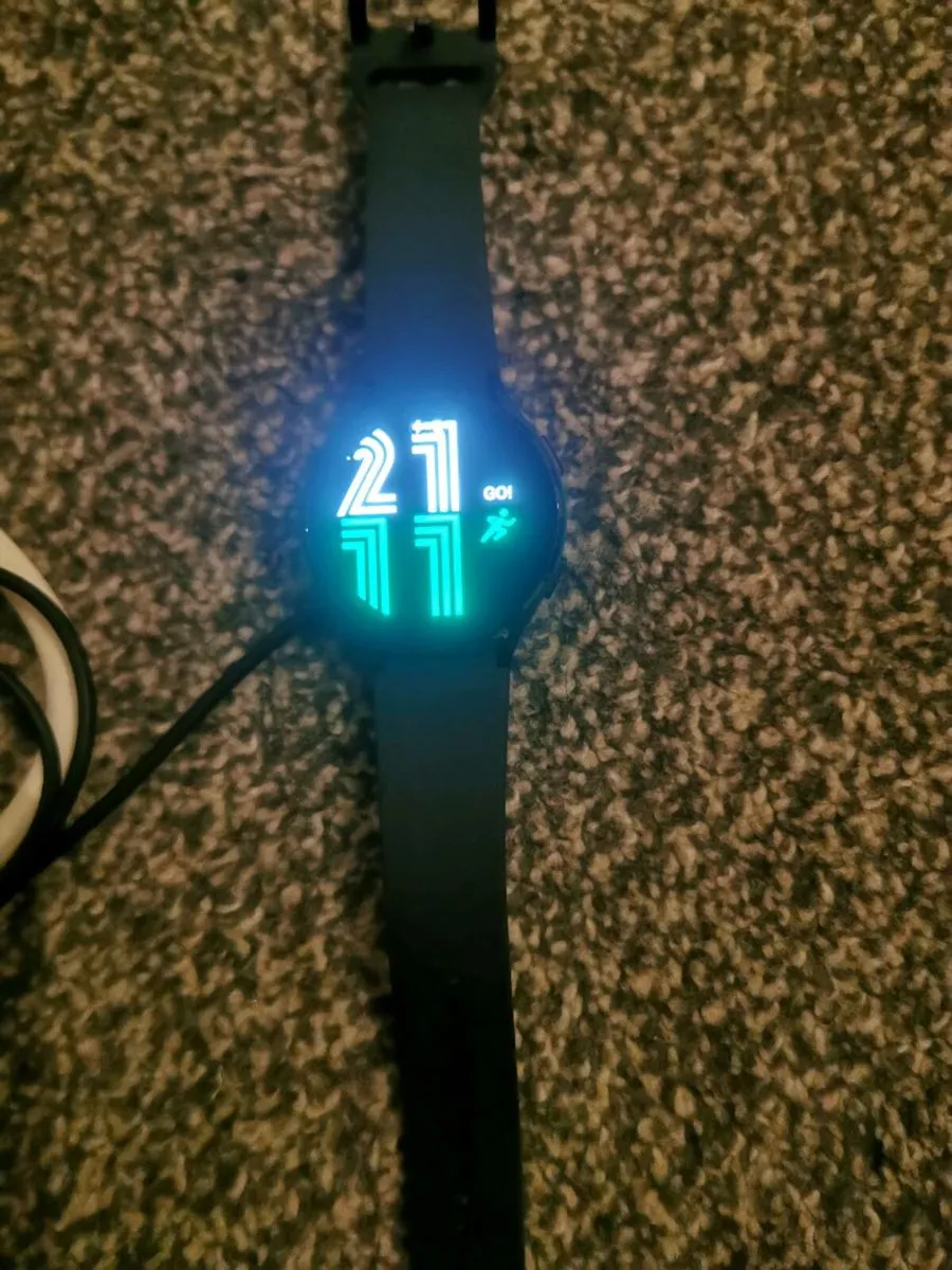 Brand new Samsung galaxy watch 4 - Image 2